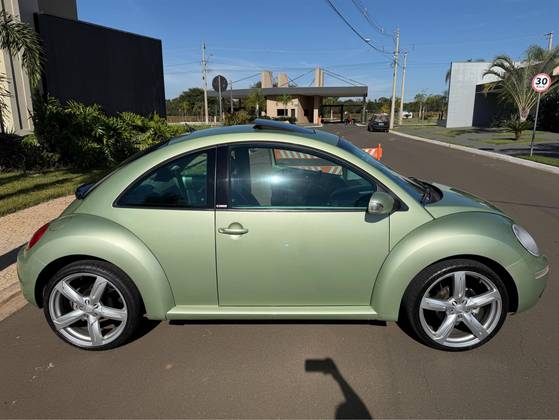 VOLKSWAGEN NEW BEETLE 2.0 MI 8V GASOLINA 2P AUTOMÁTICO VOLKSWAGEN NEW BEETLE 2.0 MI 8V GASOLINA 2P AUTOMÁTICO